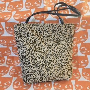 Floral Rose ADORABLE shoulder bag. Crocheted beautiful detail. Perfect!!